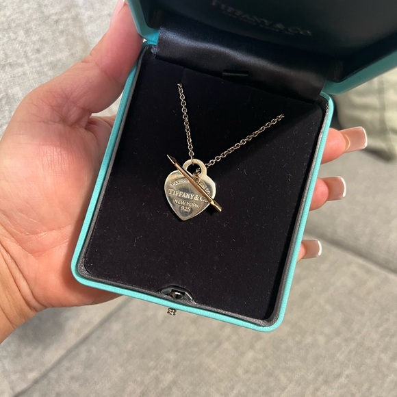 Tiffany’s Lovestruck heart tag pendant - Picture 7 of 9